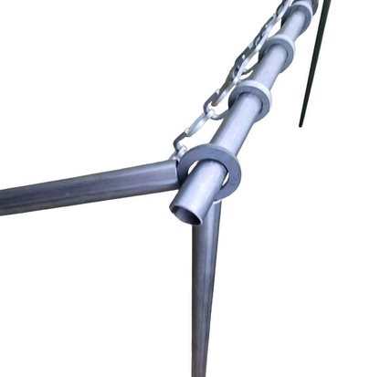 Close-up of stand end fitting on pipe stand with chain